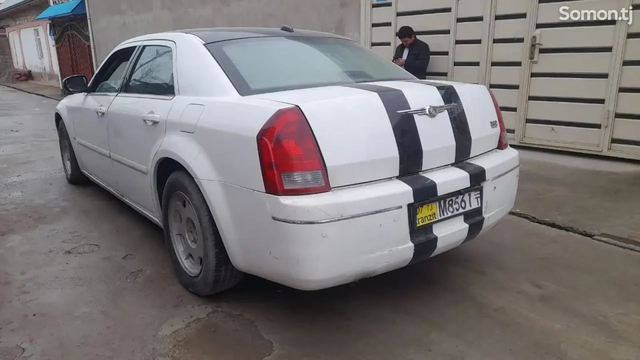 Chrysler 300C 2005 · AT