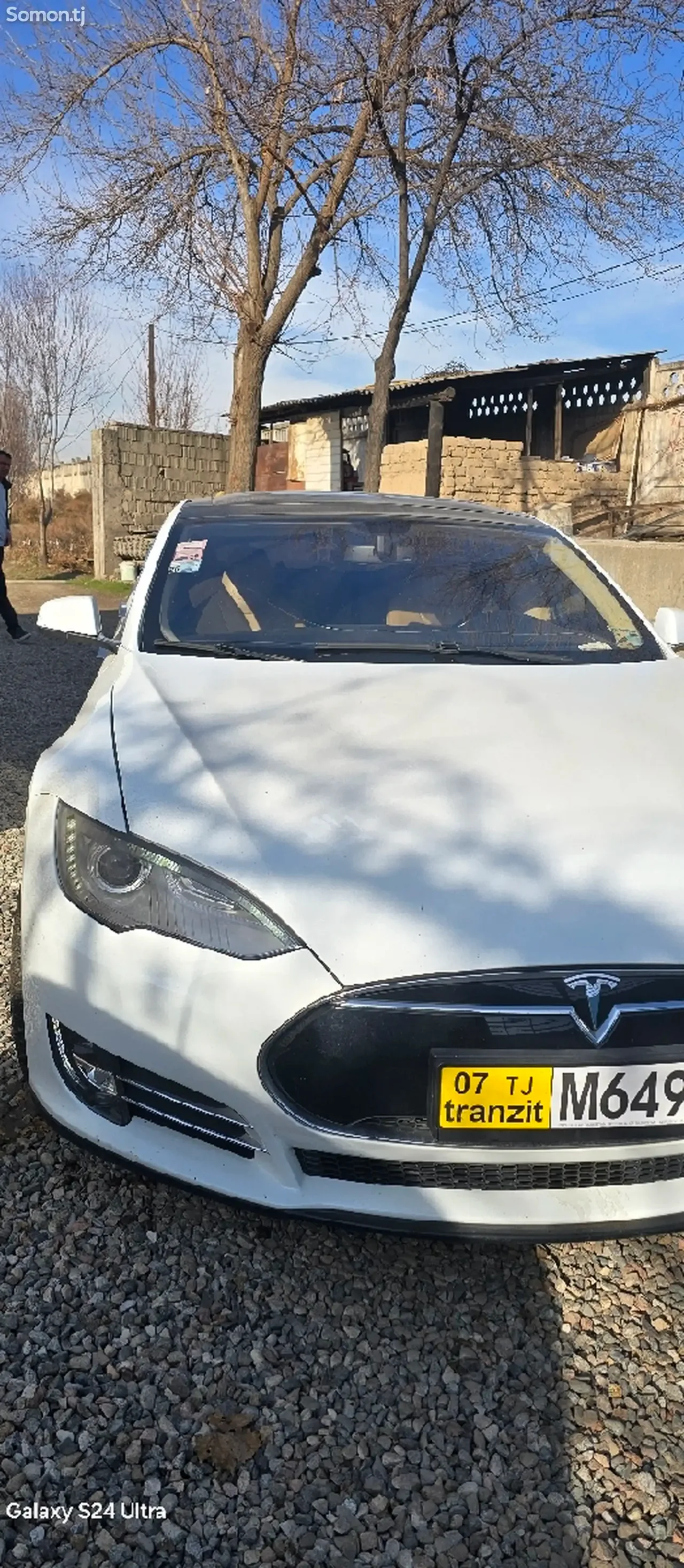Tesla Model S 2013 · AT