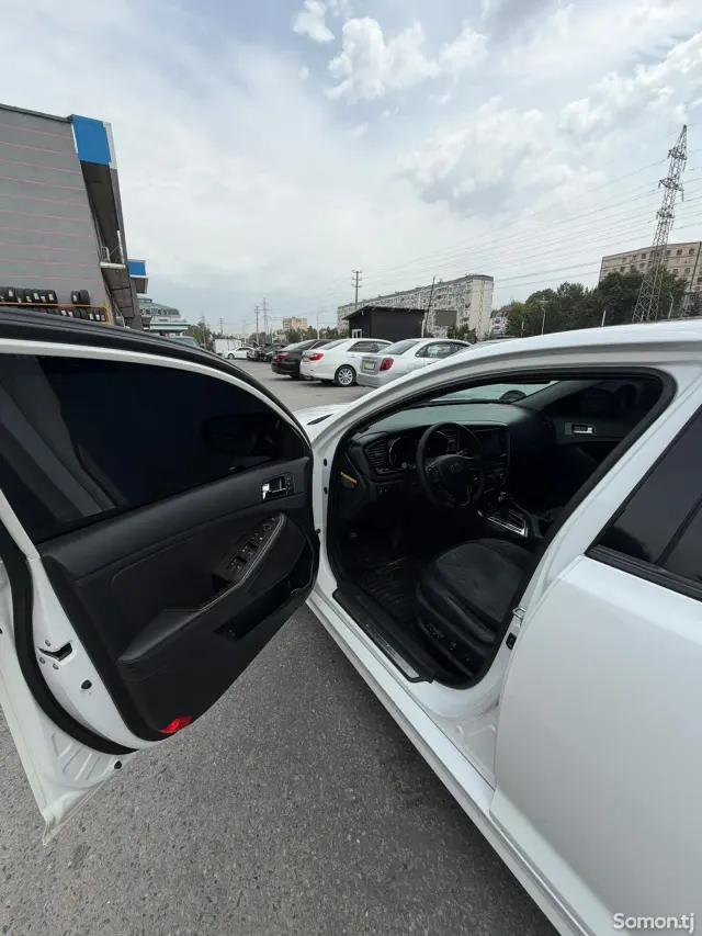Kia K5 2012 · 2.0 AT