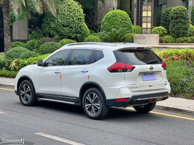 Nissan X-Trail 2017 · 2.0 AT