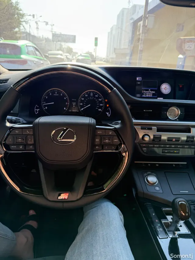 Lexus ES series 2014 · 3.5 AT