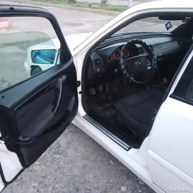 Mercedes-Benz C class 1993 · 1.8 MT