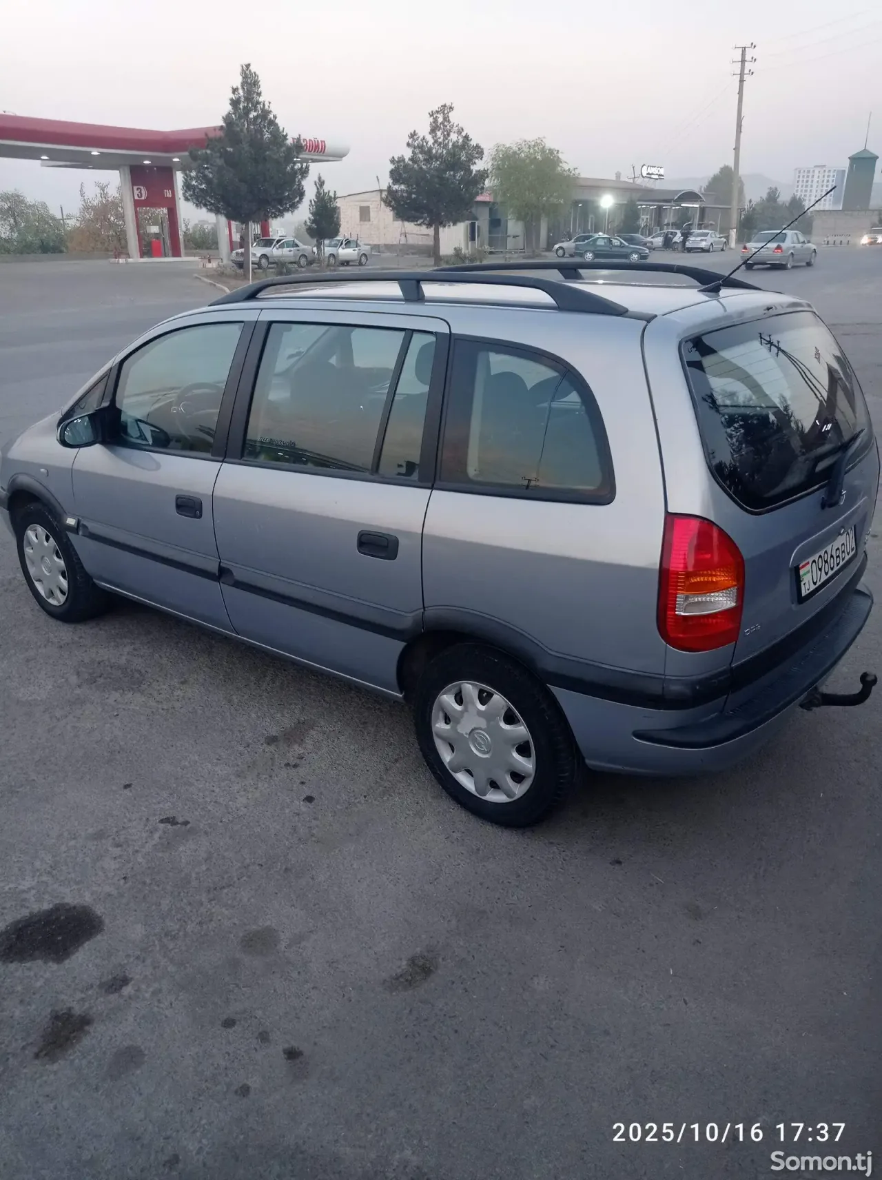 Opel Zafira 1999 · 1.6 MT