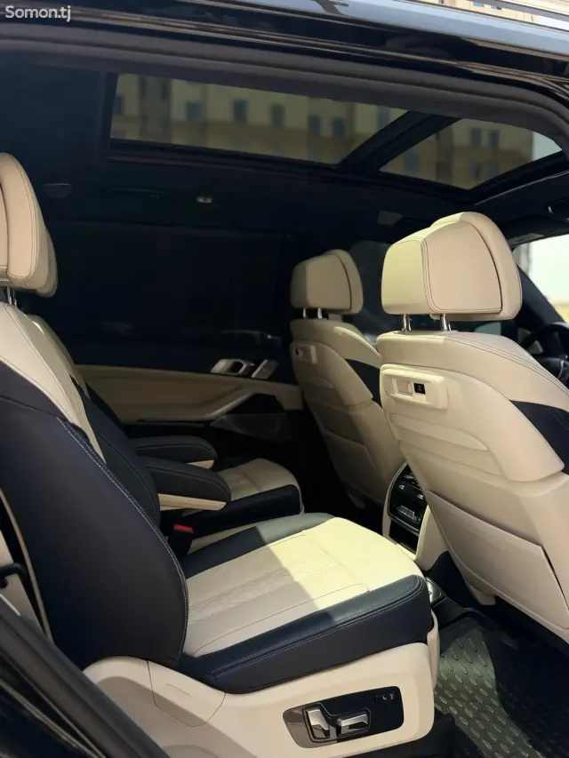 BMW X7 2019 · 4.4 AT