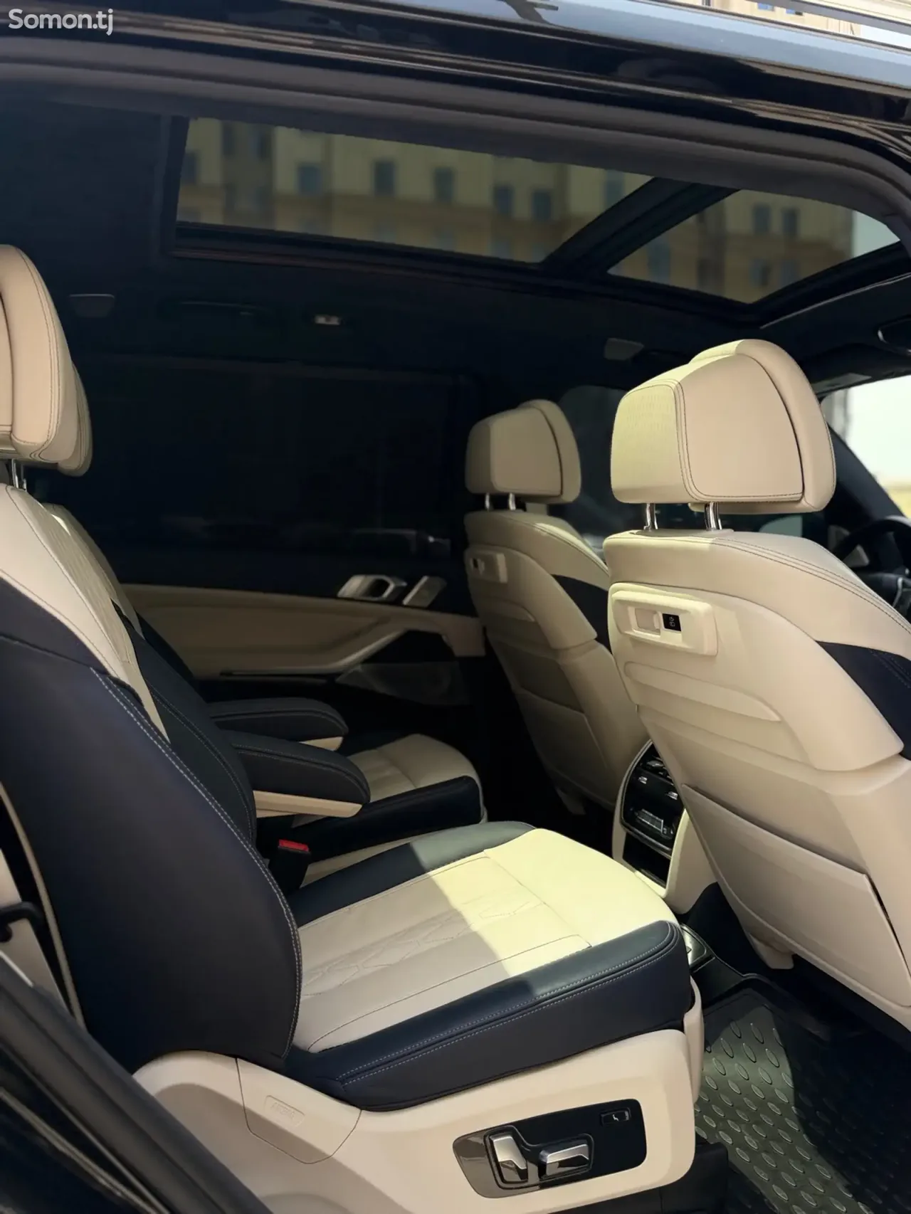 BMW X7 2019 · 4.4 AT