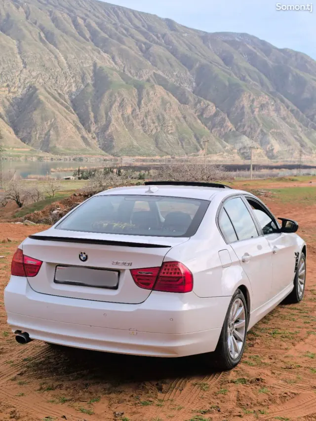 BMW 3 series 2011 · 2.0 AT