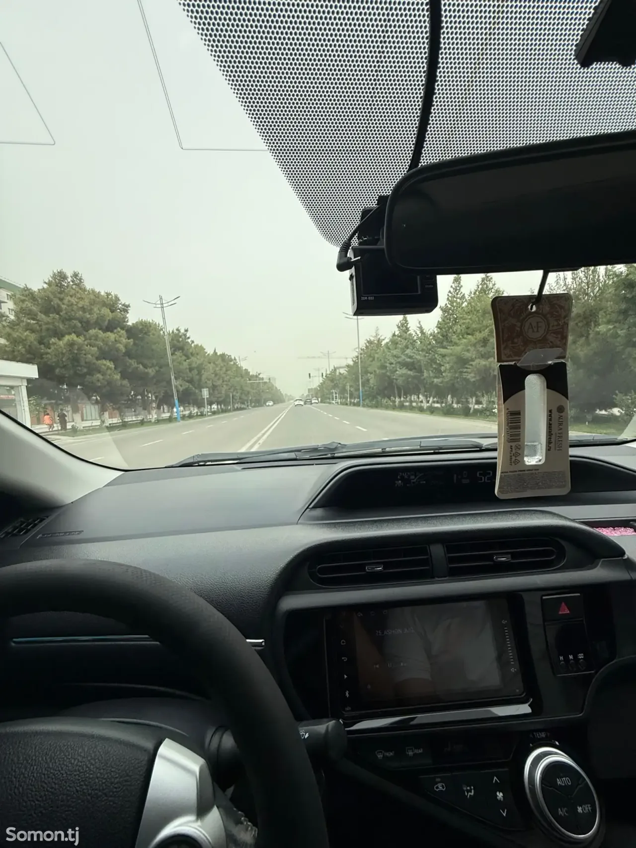 Toyota Aqua 2015 · 1.5 CVT