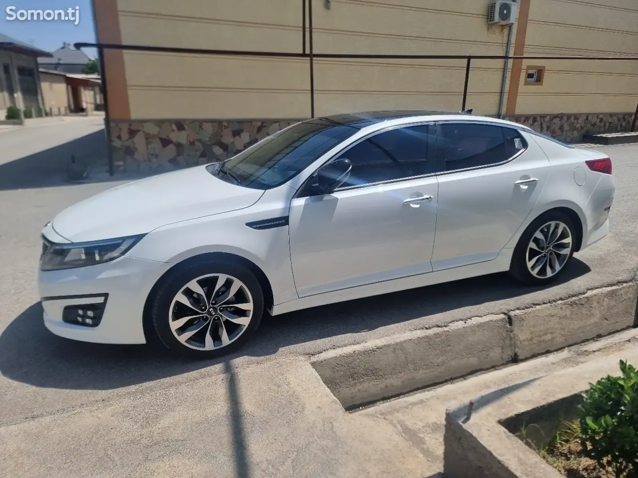 Kia K5 2015 · 2.0 AT
