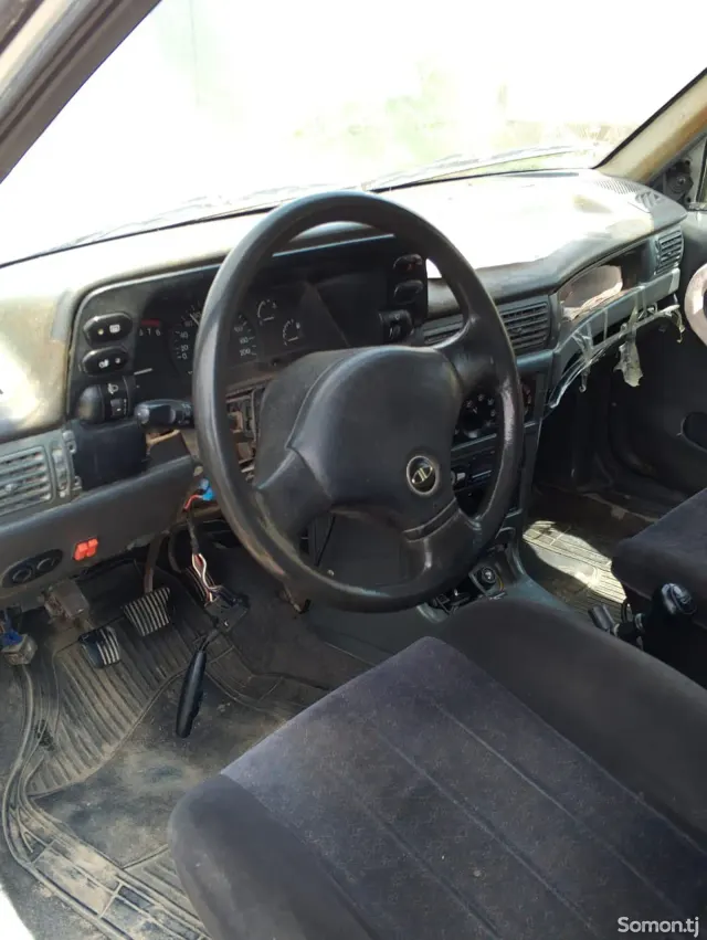 Daewoo Nexia 1994 · 1.6 MT