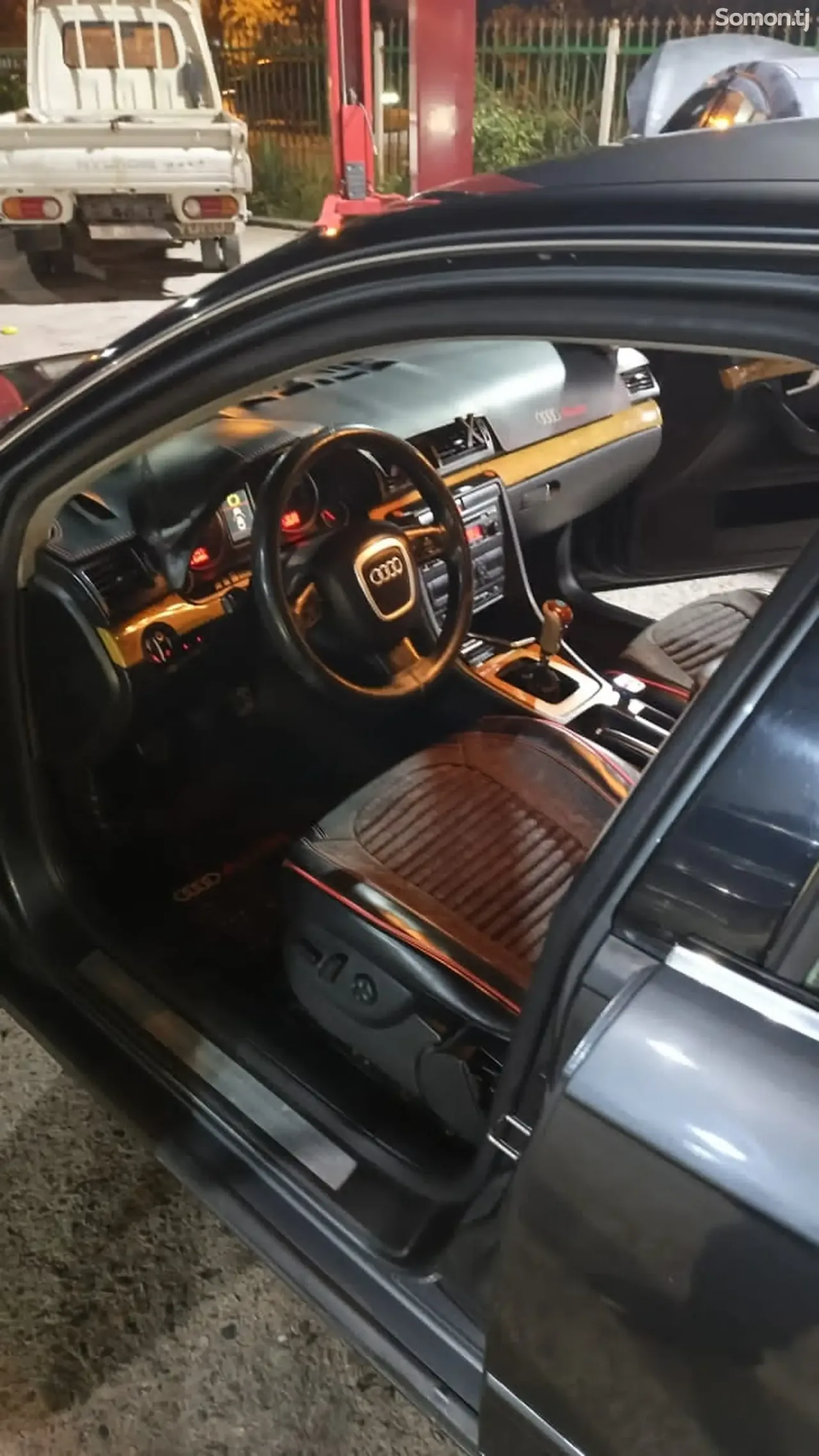 Audi A4 2005 · 1.8 MT