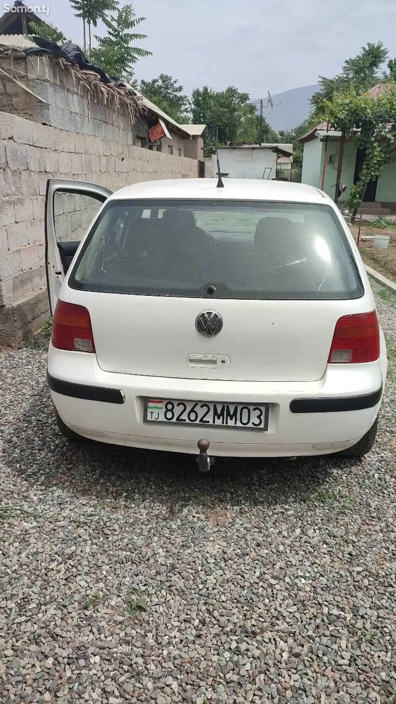 Volkswagen Golf 1997 · 1.6 MT