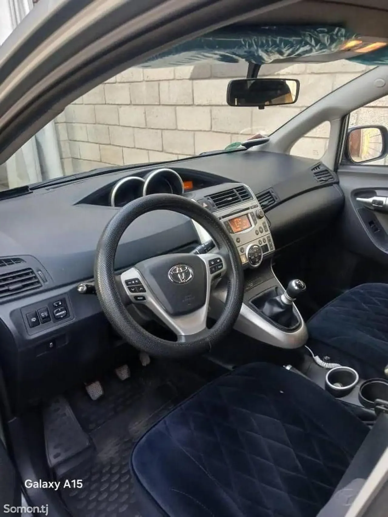 Toyota Verso 2012 · 1.8 MT