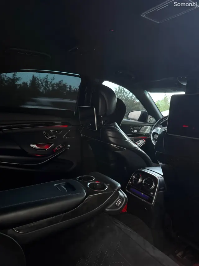 Mercedes-Benz S class 2015 · 5.0 AT