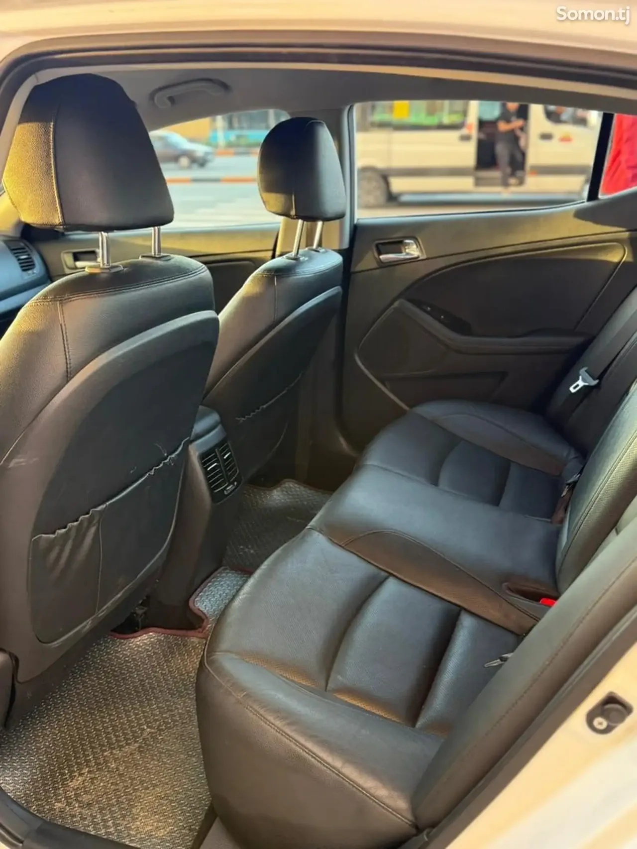 Kia K5 2015 · AT
