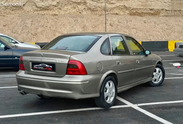 Opel Vectra B 1997 · 1.6 MT