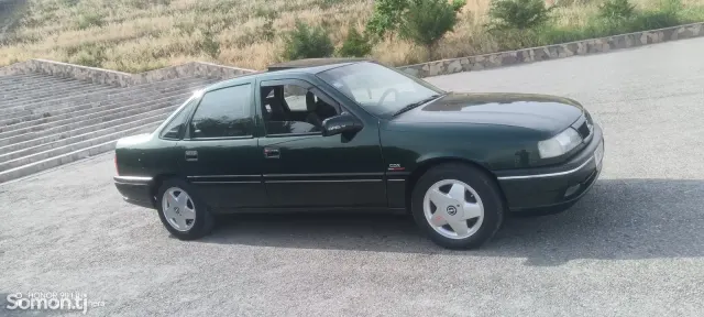 Opel Vectra A 1995 · 1.6 MT