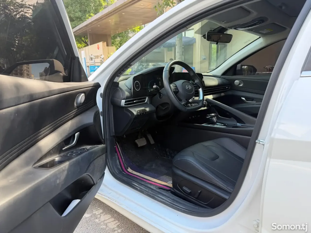 Hyundai Elantra 2024 · 1.5 CVT