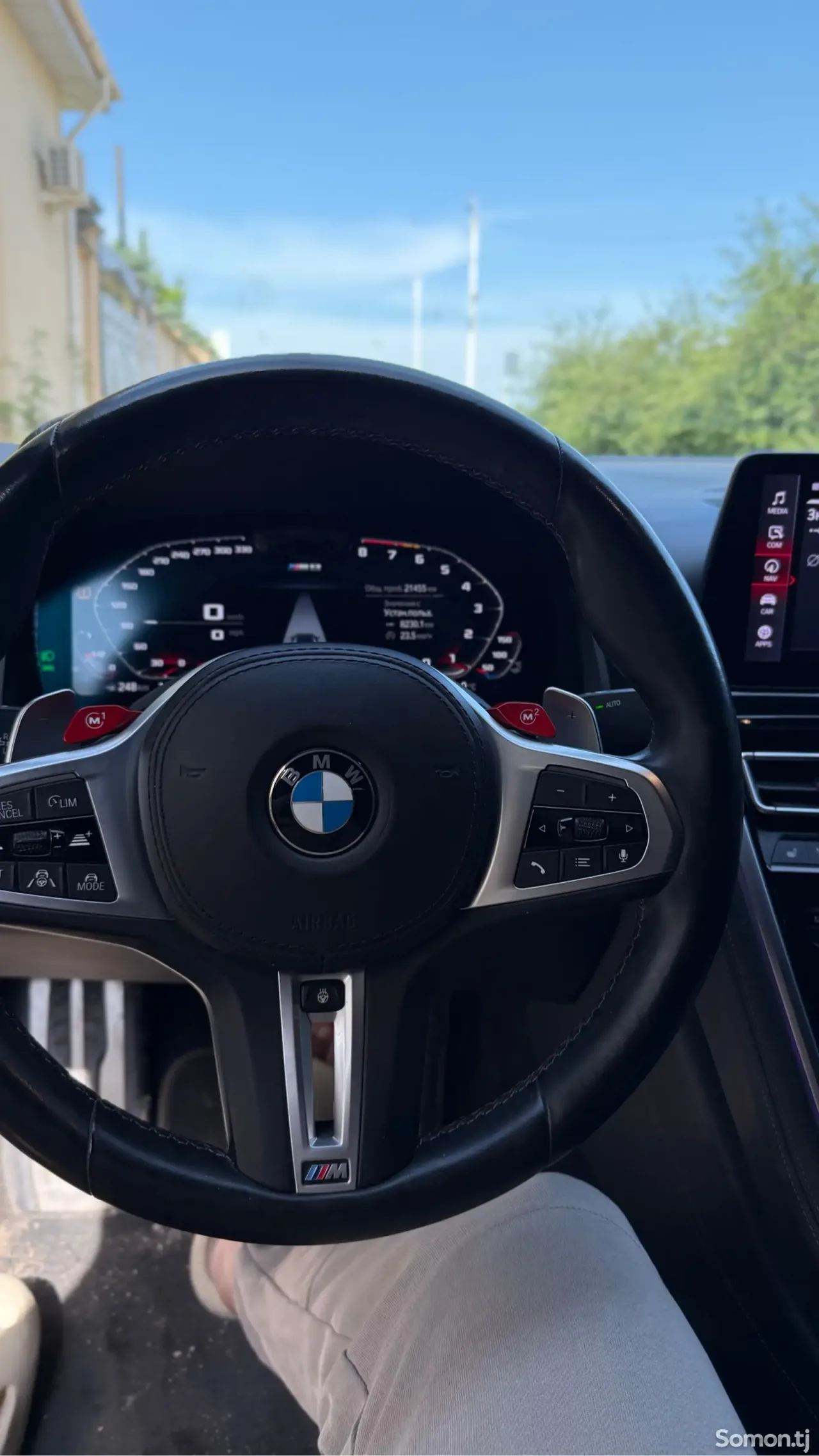 BMW M8 2024 · 4.4 AT