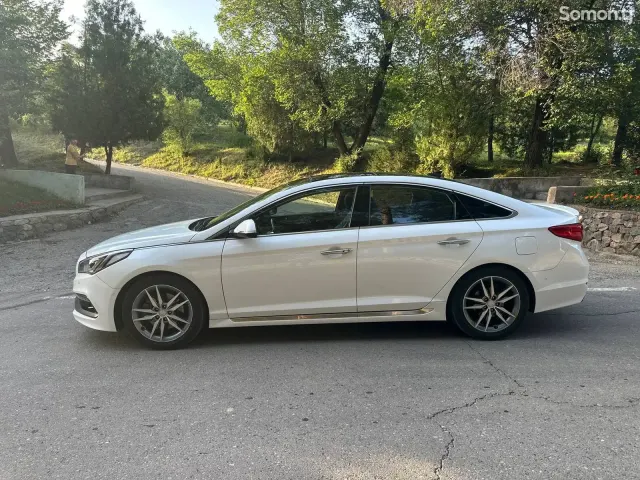 Hyundai Sonata 2015 · 2.0 AT