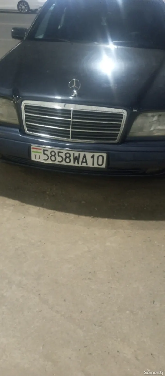 Mercedes-Benz C class 1993 · 1.9 MT