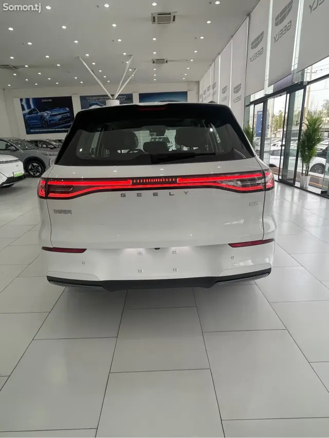 Geely Galaxy E5 2025 · AT