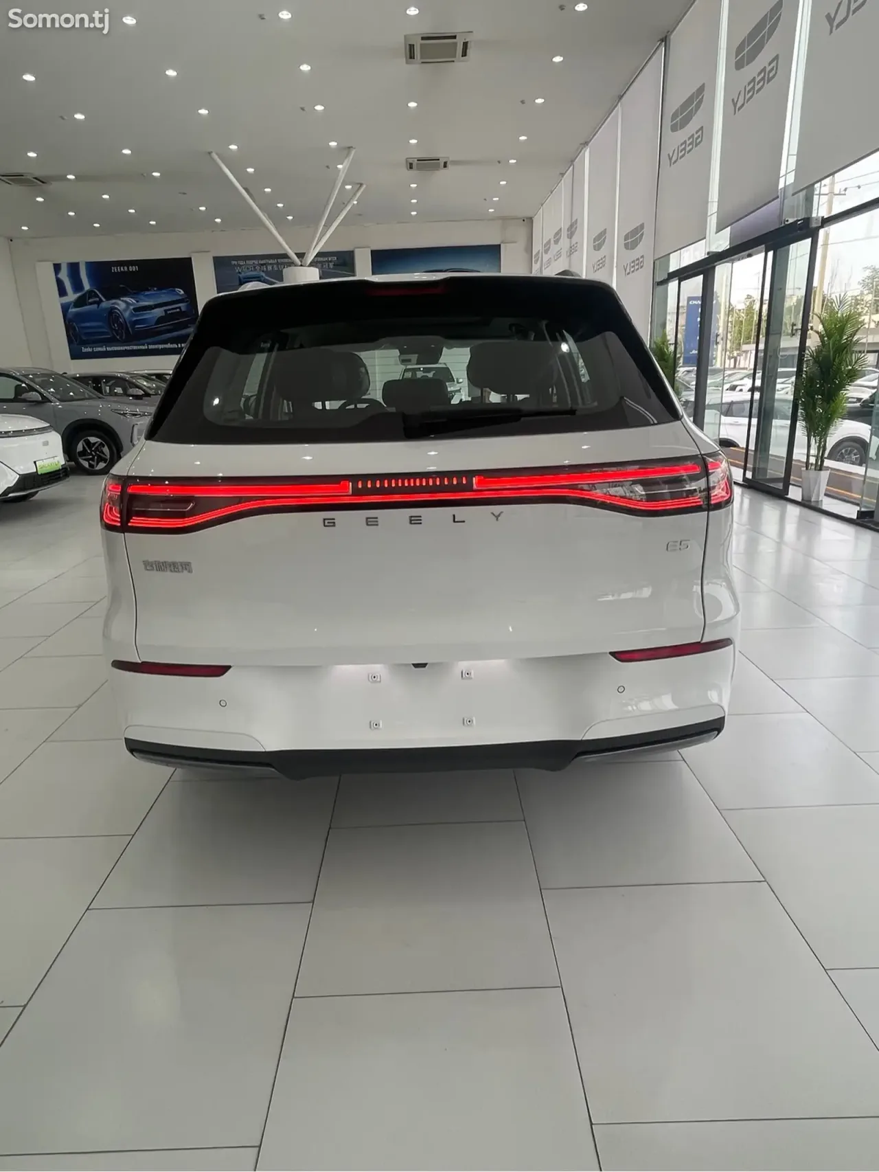 Geely Galaxy E5 2025 · AT