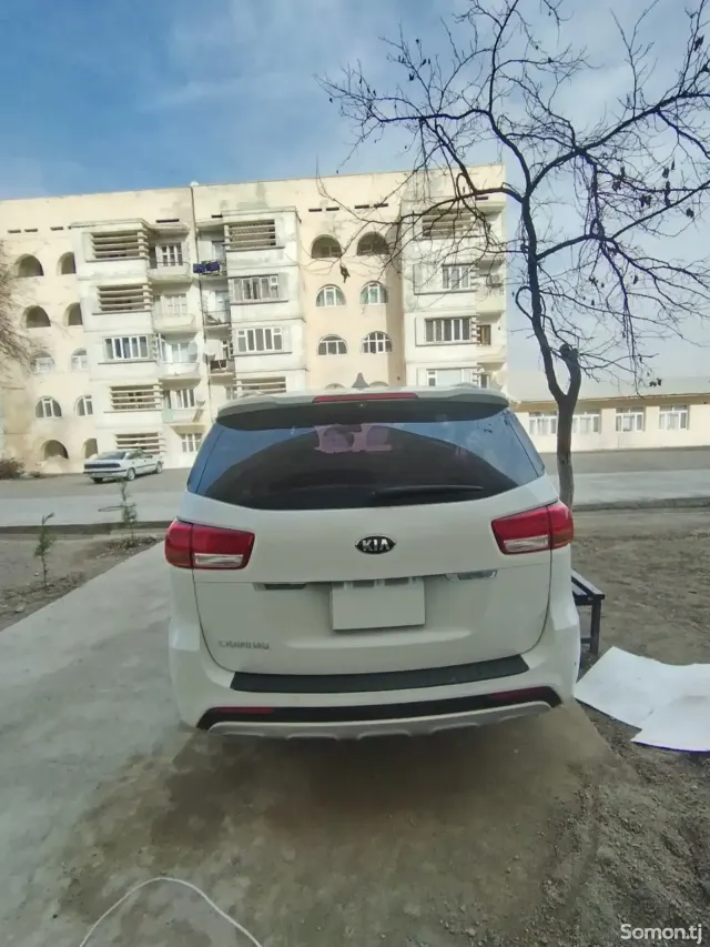 Kia Carnival 2016 · 2.2 AT