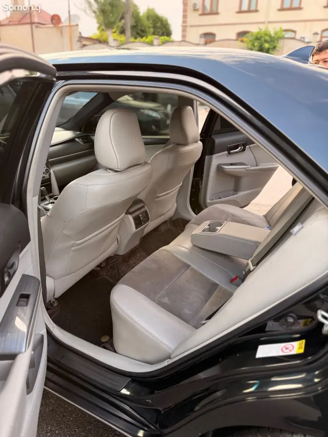 Toyota Camry 2012 · 2.5 CVT