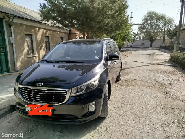 Kia Carnival 2015 · 2.0 AT