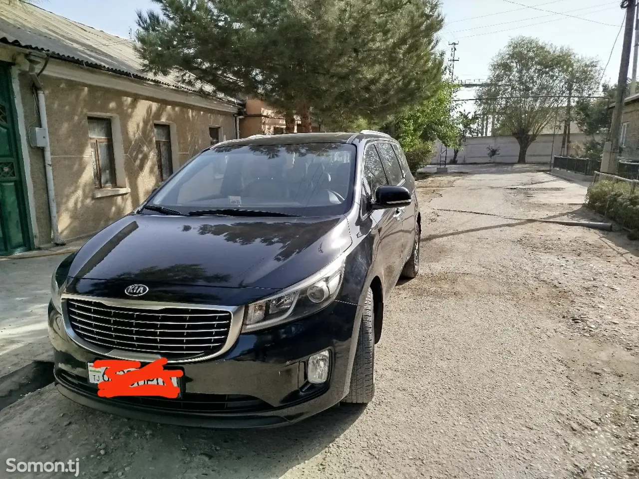 Kia Carnival 2015 · 2.0 AT