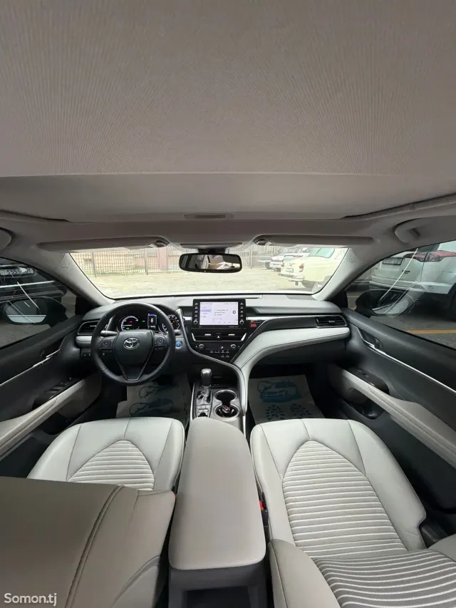 Toyota Camry 2022 · 2.5 AT