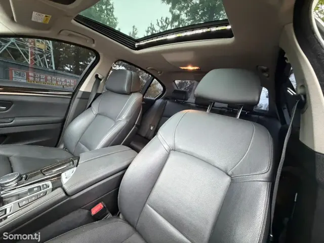 BMW 5 series 2015 · 2.0 AT