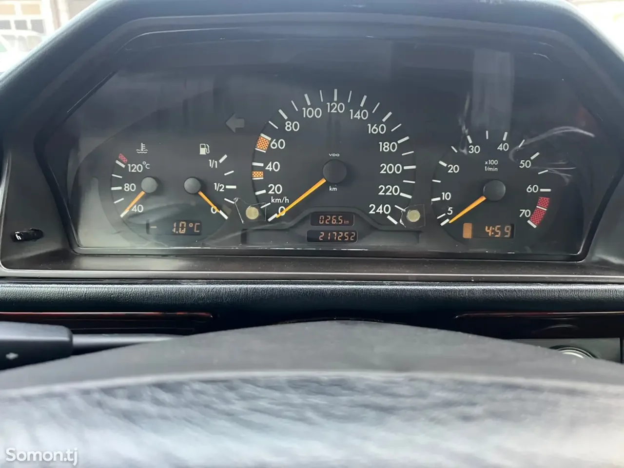 Mercedes-Benz W124 1994 · 2.3 AT