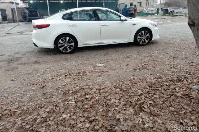 Kia K5 2016 · 2.0 AT