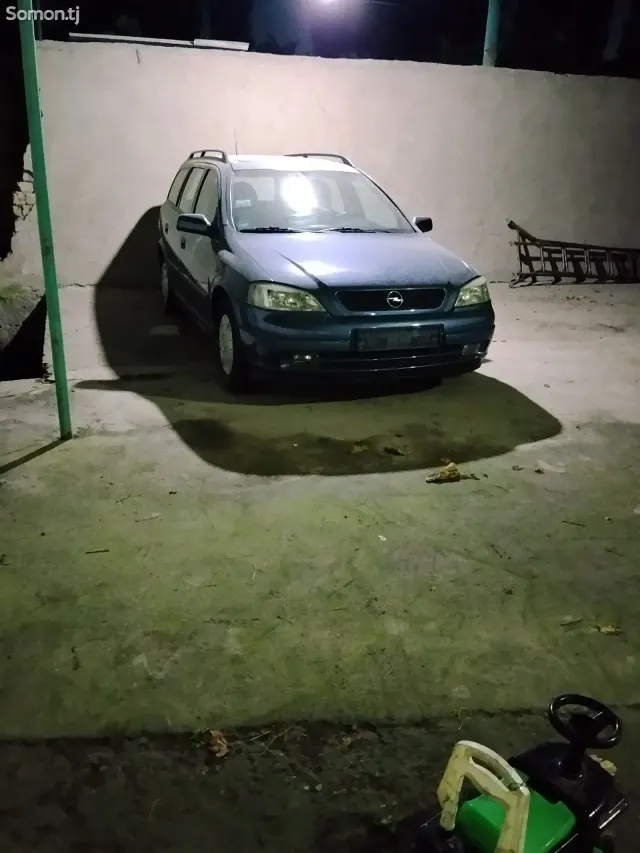 Opel Astra G 1998 · 1.6 MT
