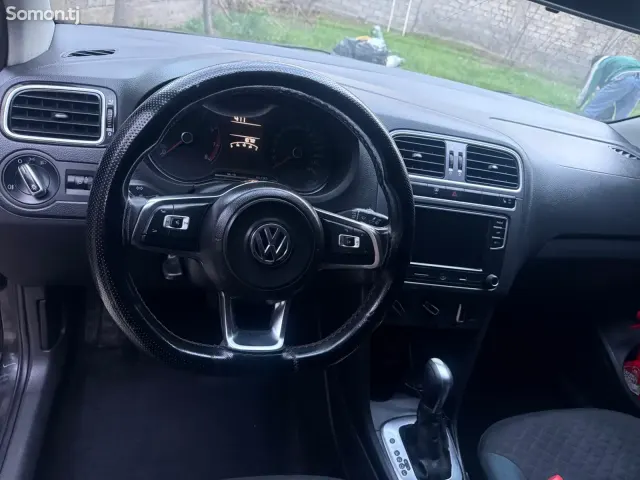 Volkswagen Polo 2019 · 1.6 AT