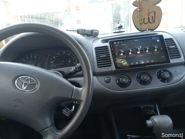 Toyota Camry 2004 · 3.0 AT
