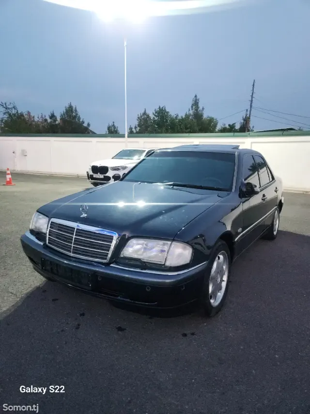 Mercedes-Benz C class 2000 · 2.0 AT