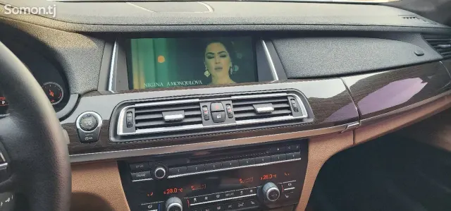 BMW 7 series 2014 · 4.0 AT