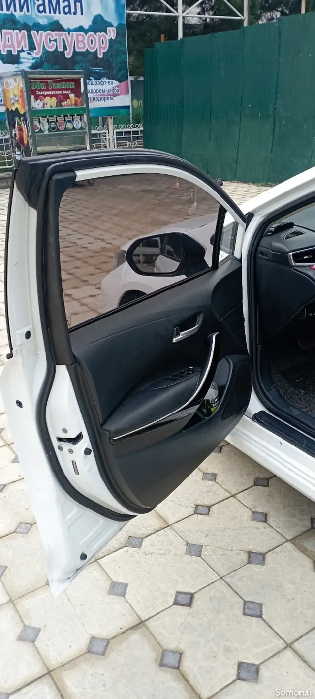 Toyota Corolla 2019 · 1.8 AT
