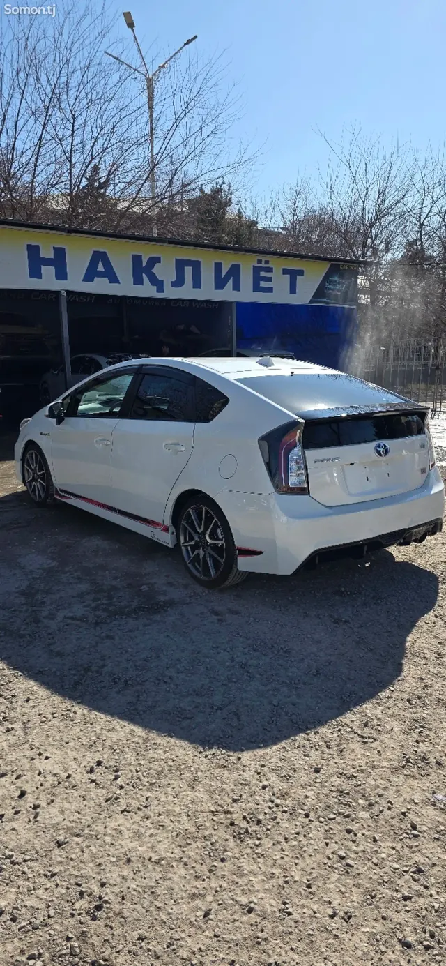 Toyota Prius 2014 · 1.8 CVT
