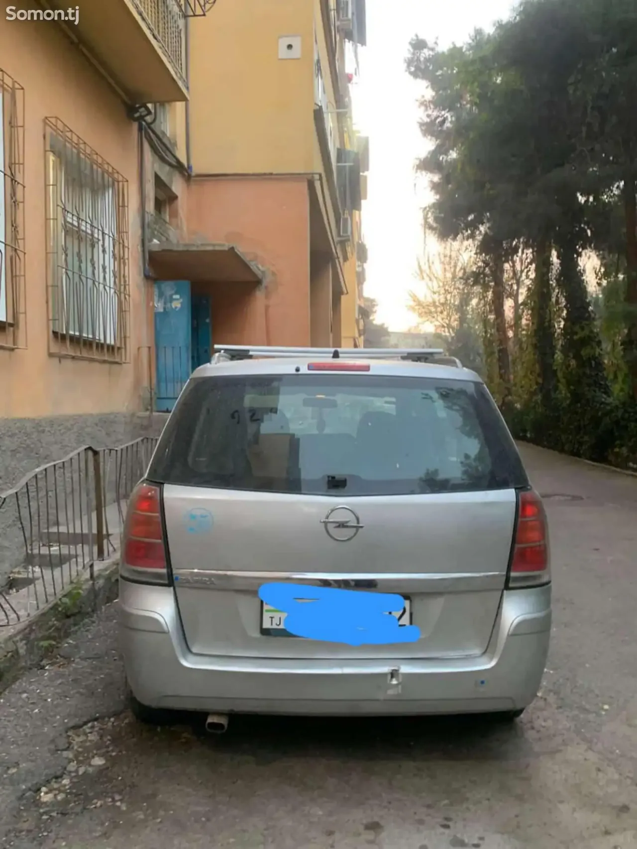 Opel Zafira 2006 · 1.6 MT