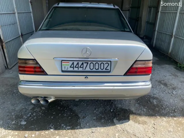 Mercedes-Benz W124 1994 · 2.0 MT
