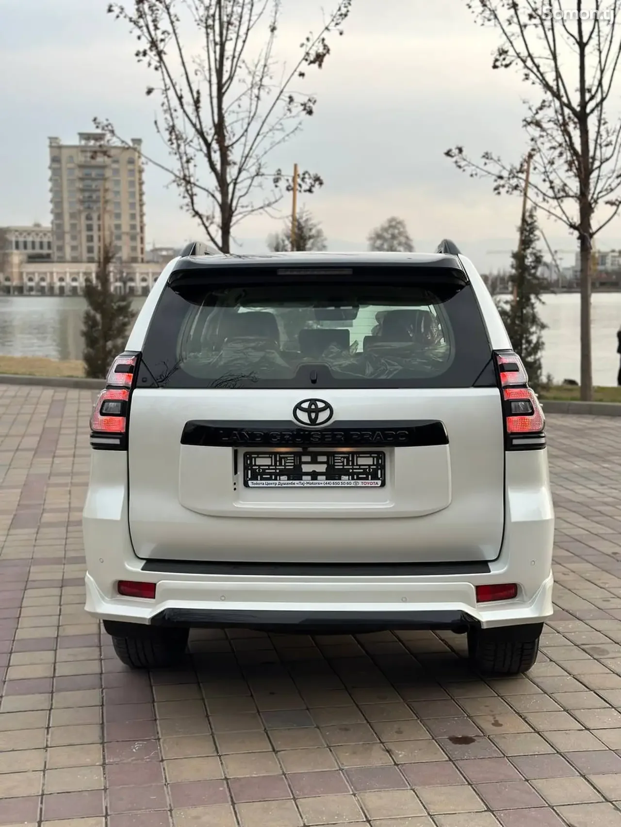 Toyota Land Cruiser Prado 2023 · 4.0 AT