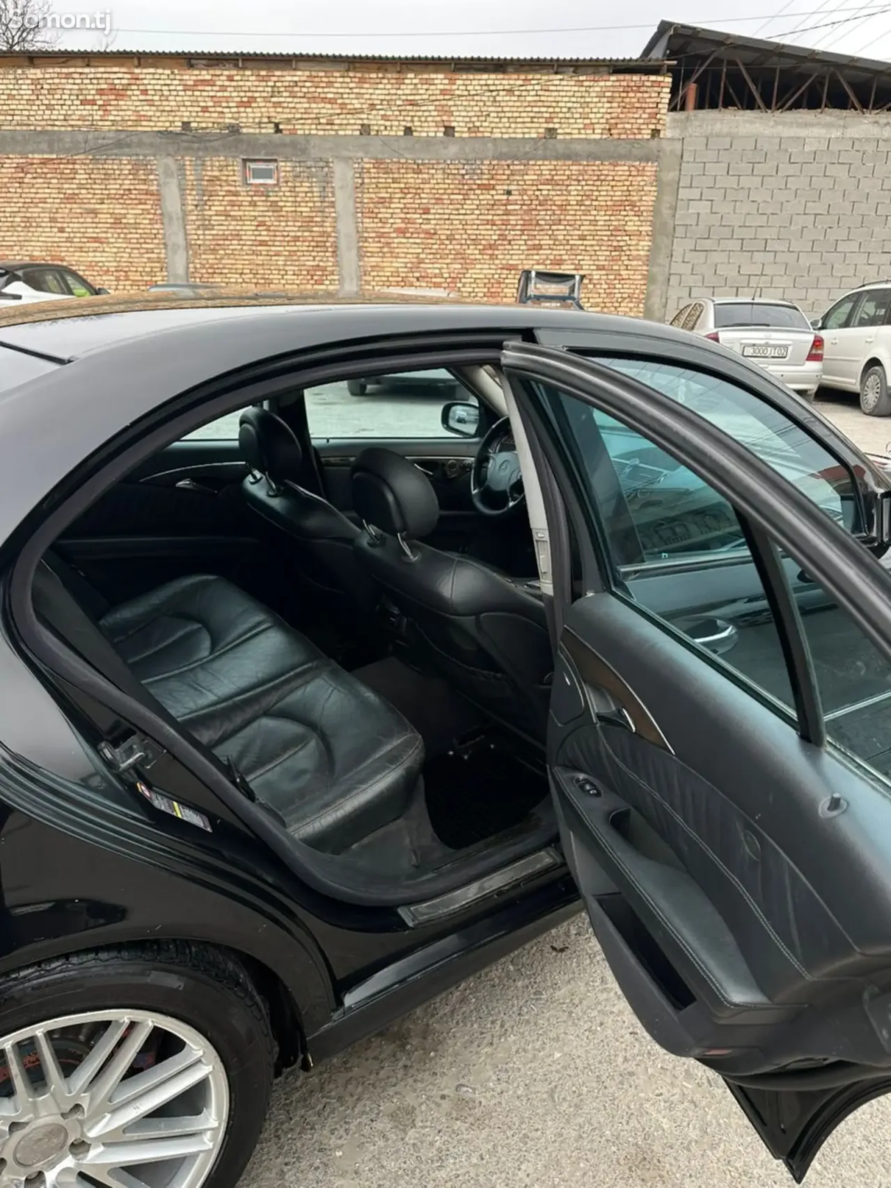 Mercedes-Benz E class 2003 · 5.0 AT