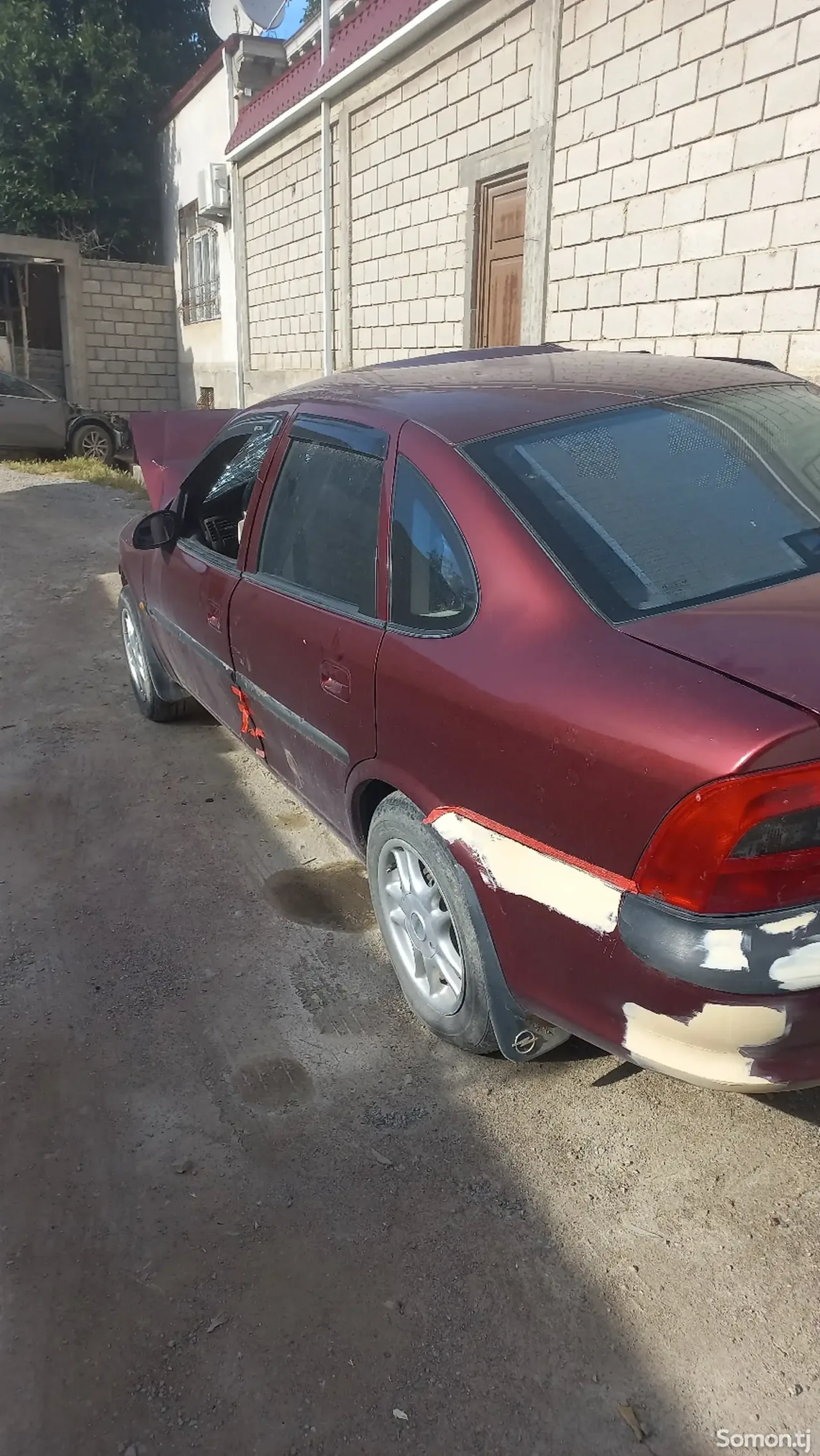 Opel Vectra B 1997 · 1.6 MT