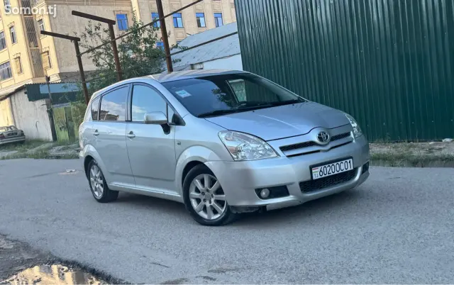 Toyota Verso 2006 · 2.2 MT