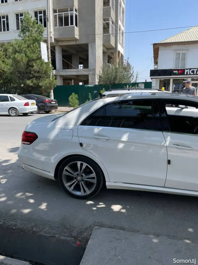 Mercedes-Benz E class 2014 · 3.5 AT