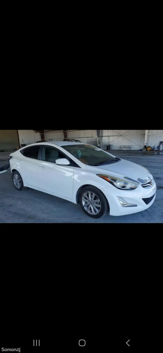 Hyundai Elantra 2015 · 1.8 AT