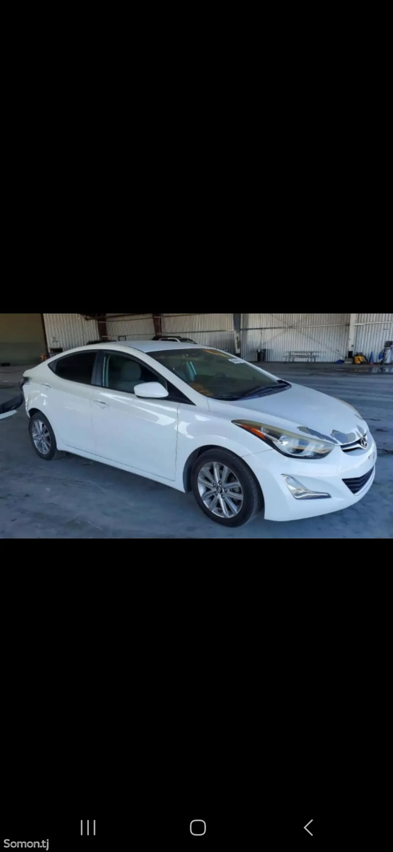 Hyundai Elantra 2015 · 1.8 AT